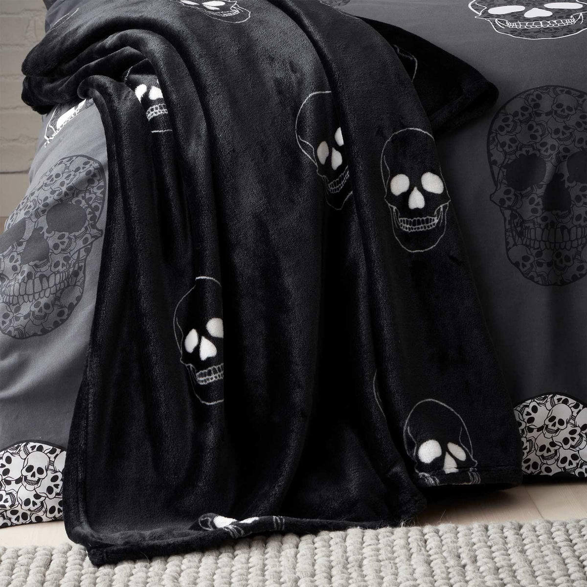 Grey Throws & Blankets