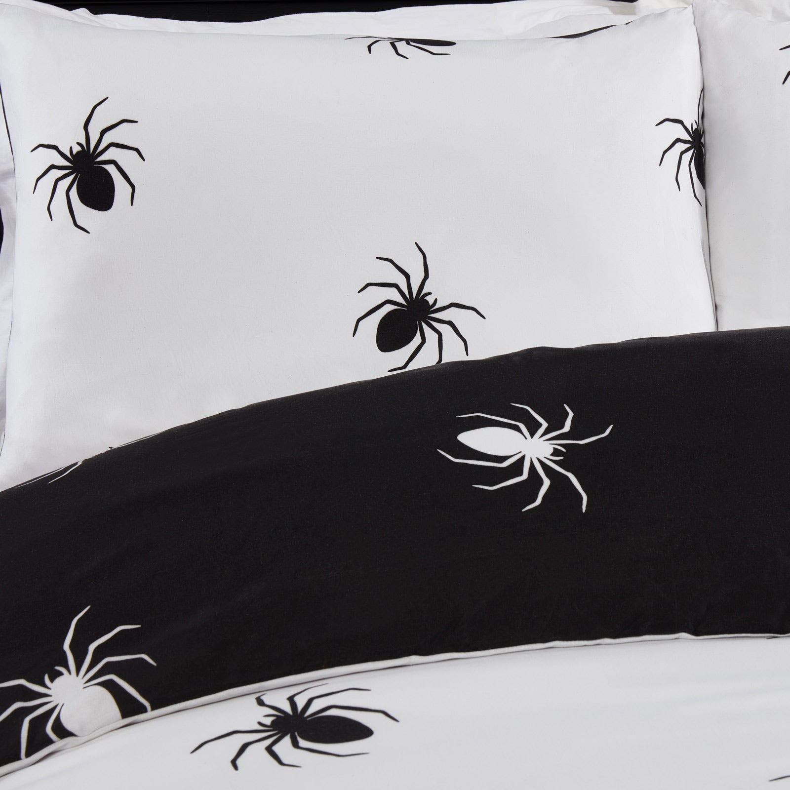 So Soft Black Spider Duvet Cover Set