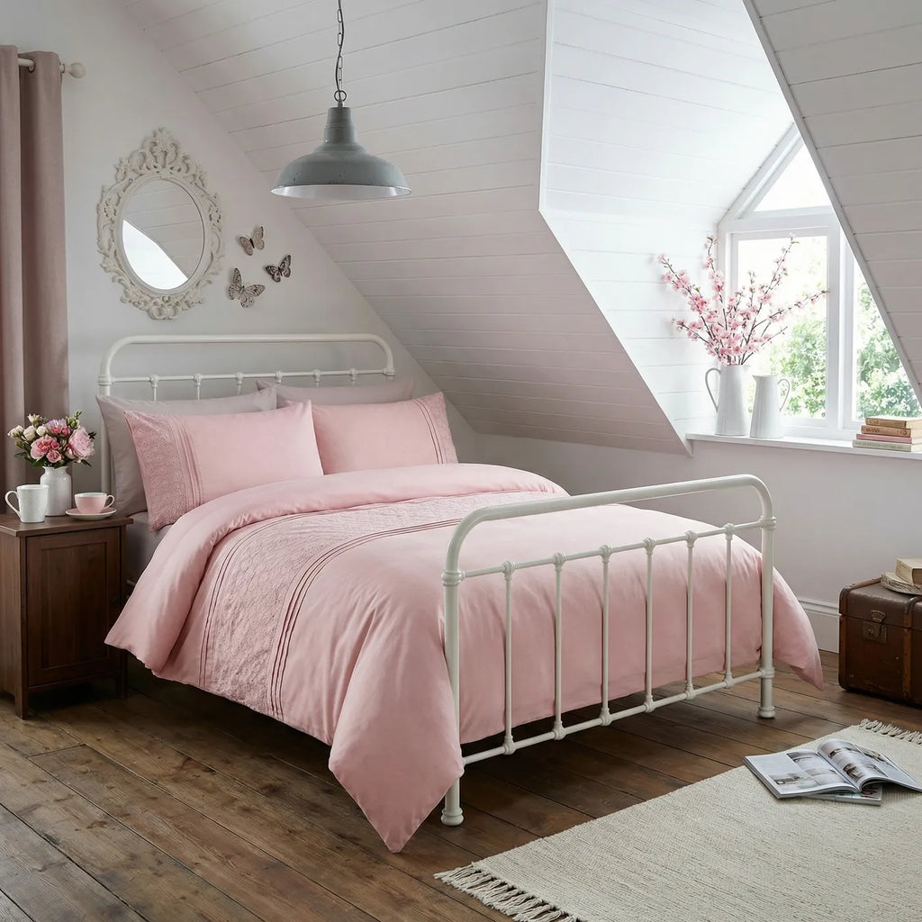 Everdean Duvet Cover Set - Pink image 2
