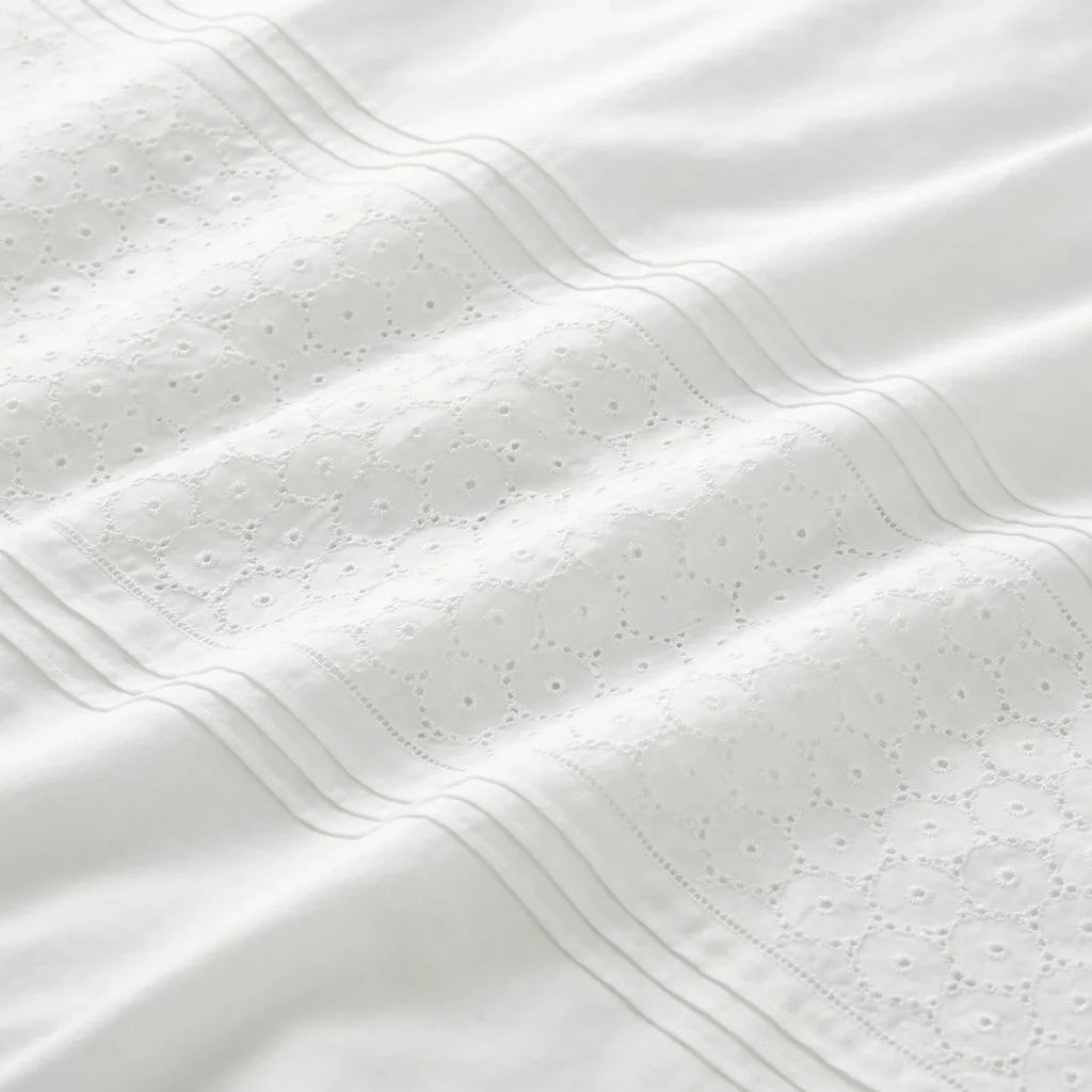 Everdean Duvet Cover Set - White image 4