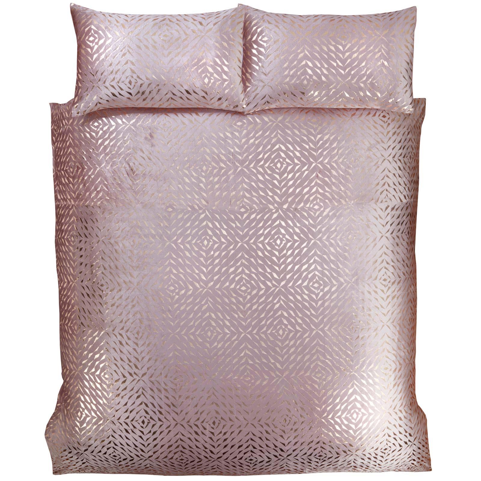 Bellagio Metallic Velvet Duvet Cover Set by Rapport Home