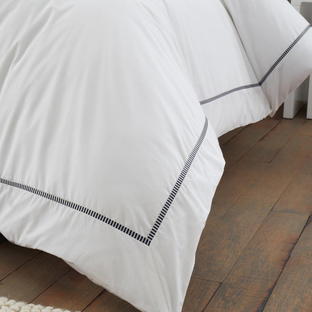 Bianca Contrast Trim 200 Thread Count Cotton Duvet Cover Set - White / Black image 4