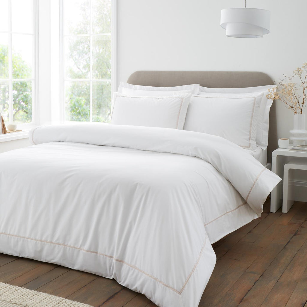 Bianca Contrast Trim 200 Thread Count Cotton Duvet Cover Set - White / Natural image 7