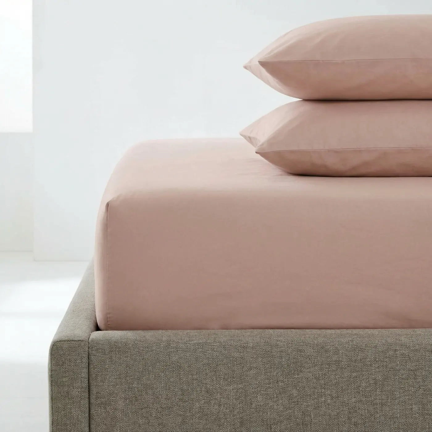 Percale 180 Thread Count Fitted Sheet 25cm Deep