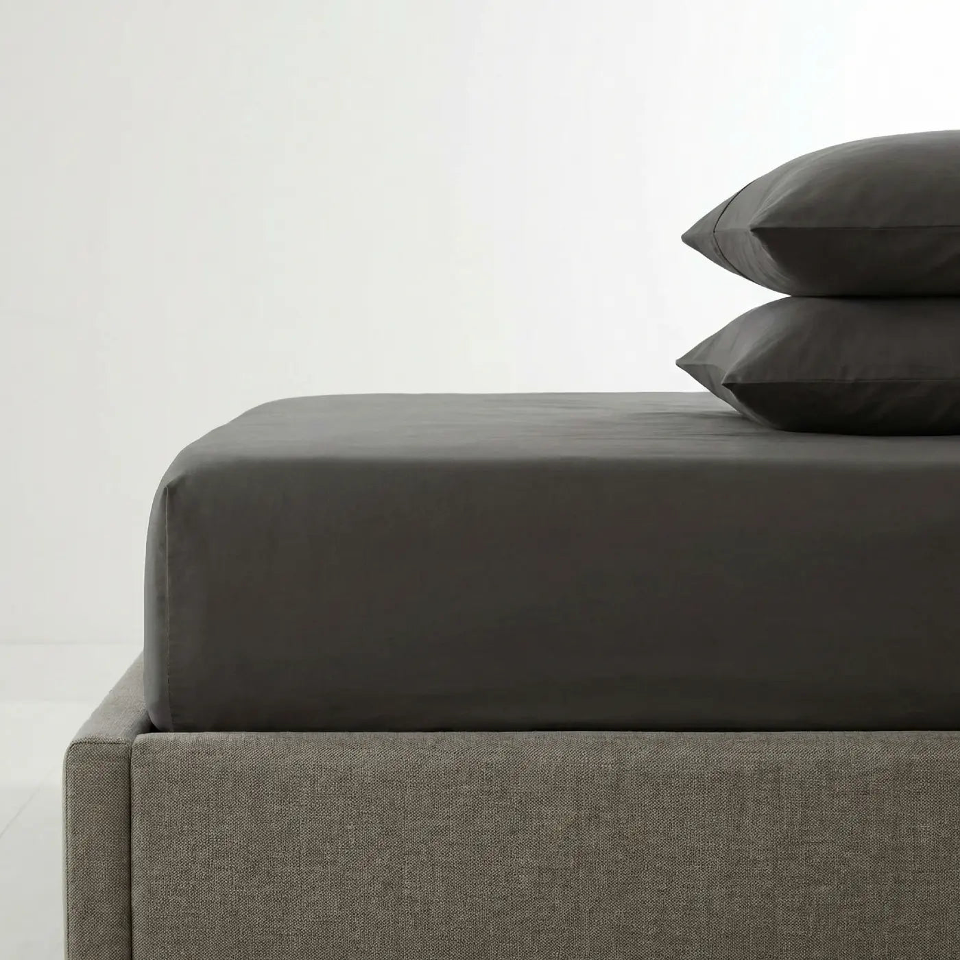 Percale 180 Thread Count Fitted Sheet 25cm Deep
