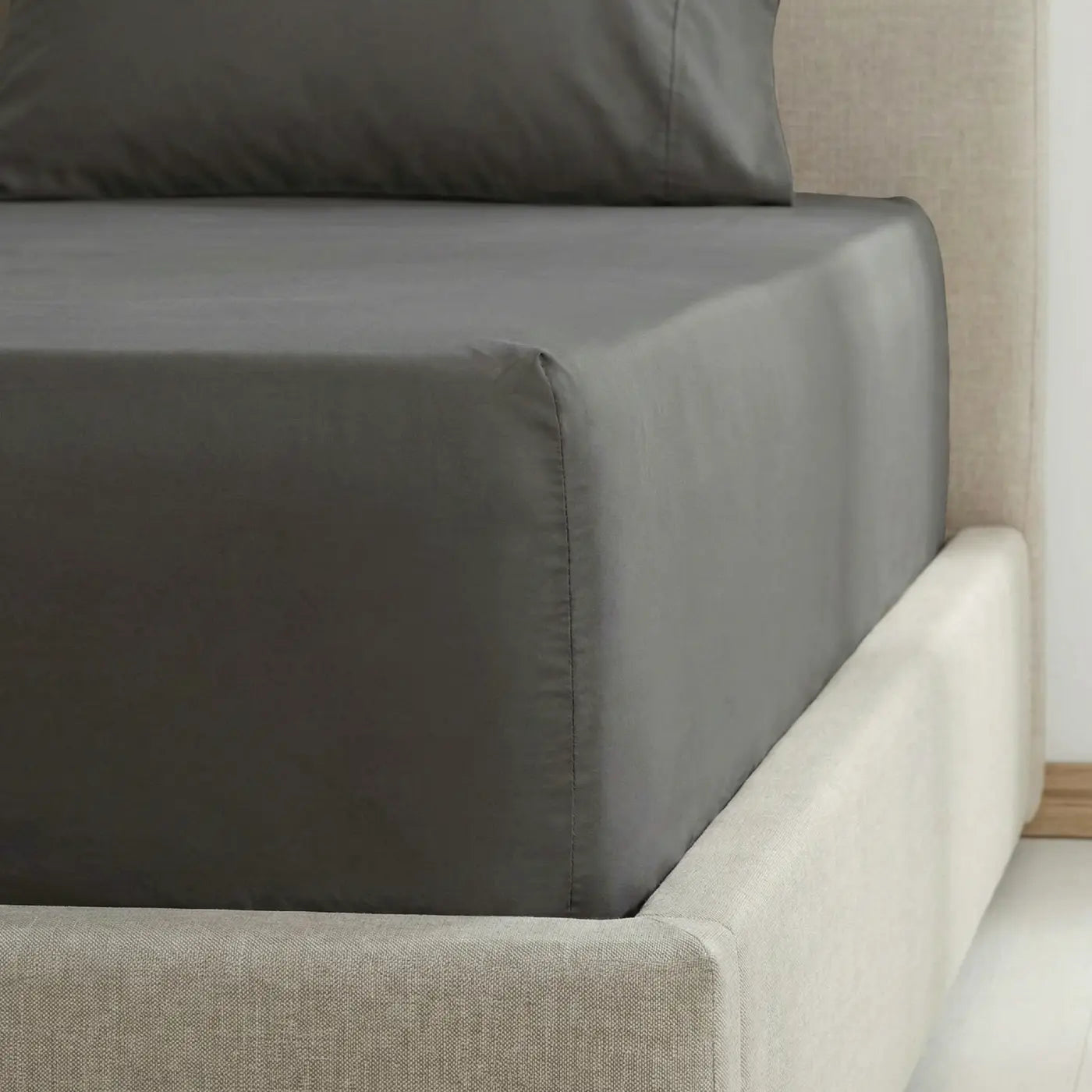 Percale 180 Thread Count Extra Deep Fitted Sheet 40cm Deep